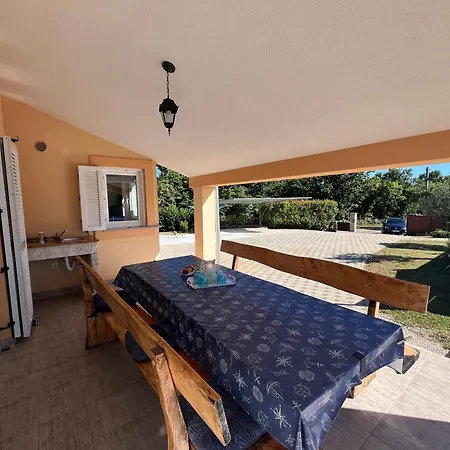 House Gordana With A Comfortable Big Yard And A Private Pool Sarici (Istria)