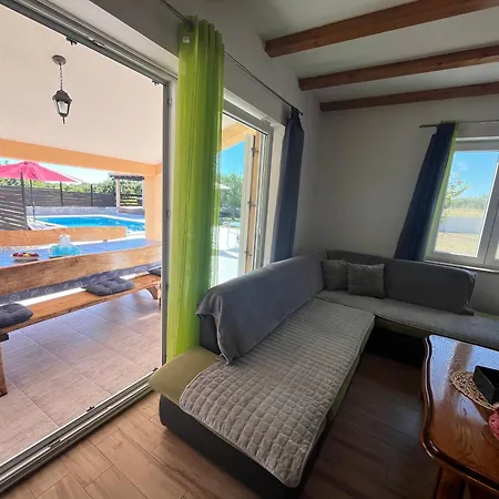 House Gordana With A Comfortable Big Yard And A Private Pool *