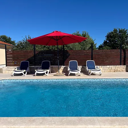 House Gordana With A Comfortable Big Yard And A Private Pool Holiday home