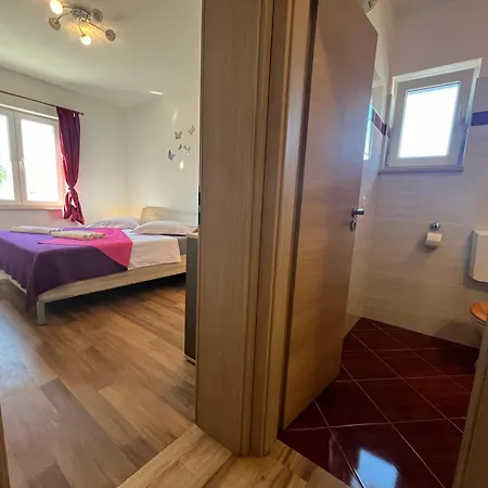 House Gordana With A Comfortable Big Yard And A Private Pool Holiday home Sarici (Istria)