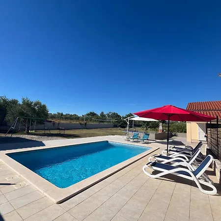 House Gordana With A Comfortable Big Yard And A Private Pool Holiday home