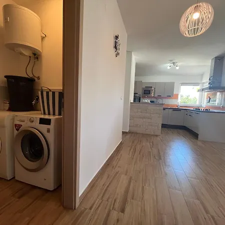 House Gordana With A Comfortable Big Yard And A Private Pool *